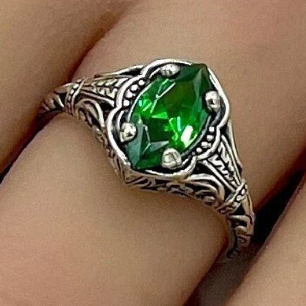 Vintage Vivid Green Marquise Cut Sim. Emerald In 925 Solid Sterling Silver Filigree Ring      1263