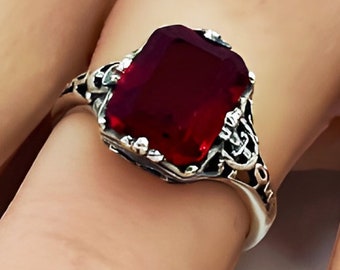 Vintage Deep Red Emerald Cut Solitaire Sim. Ruby In 925 Solid Sterling Silver Filigree Ring          1209