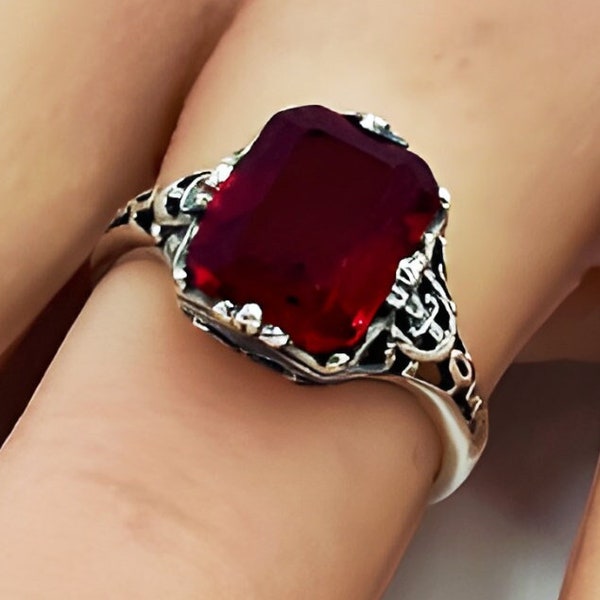 Vintage Deep Red Emerald Cut Solitaire Sim. Ruby In 925 Solid Sterling Silver Filigree Ring          1209