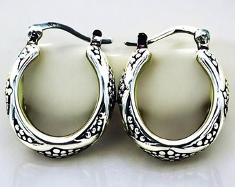 925 Sterling Silver Hoop Earrings, Lightweight Latch Back Snake Skin Design 1548