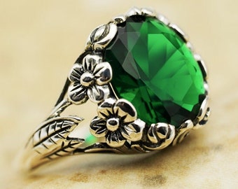 Vintage Sim. Emerald Sterling Silver Ring, Intricate Floral Detail,Elegant Vintage Wedding Ring,Unique Holiday Gift,Anniversary Present 1771