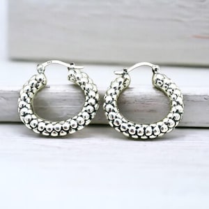Chic 925 Sterling Silver Caviar Oval Hoops - Delicate Latch Back Design, Lightweight Statement Earrings, Unique Gift 1421