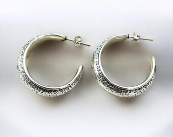 Hammered 925 Sterling Silver Hoop Earrings: Lightweight Everyday Accessory 1493