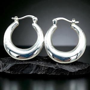 925 Sterling Silver Simple Hoop Earrings: Lightweight Latch Back Design 1664