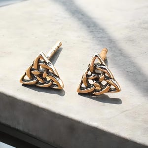 Celtic Triangle 925 Sterling Silver Stud Earrings, Push-Back Secure, Stylish Everyday Jewelry, Great Birthday Or Anniversary Present 1962