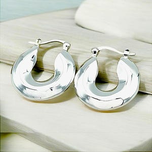 Classic 925 Sterling Silver Hoop Earrings, Minimalist Latch Back Design,Lightweight and Comfortable Every Day Wear,Elegant Jewelry Gift 1625