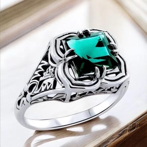 Vintage 1.5 Carat Sim. London Blue Topaz Ring: 925 Sterling Silver Filigree Solitaire 1165