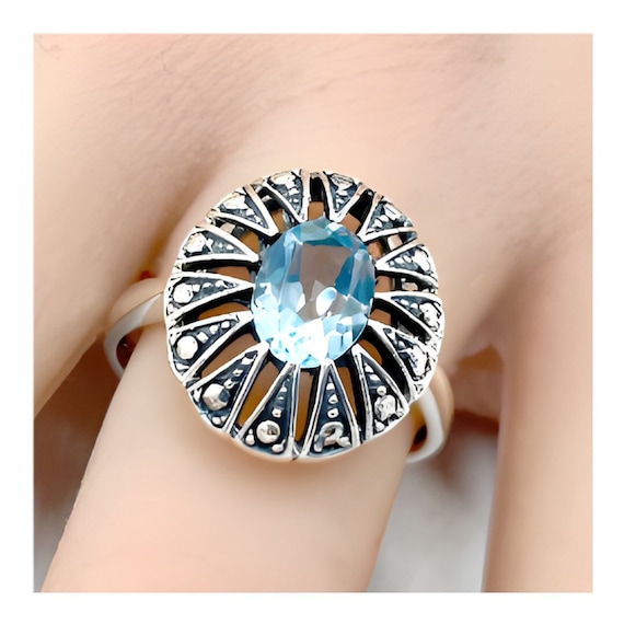 Vintage Filigree Sterling Silver Ring: 1.33 Carat Sky Blue Topaz 1103