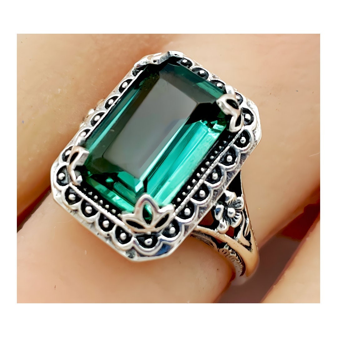 Vintage Estate 925 Solid Sterling Silver Sim. Emerald