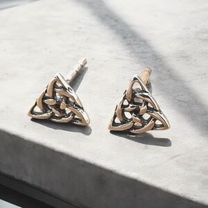 925 Sterling Silver Celtic Triangle Stud Earrings: Everyday Wear Jewelry 1962