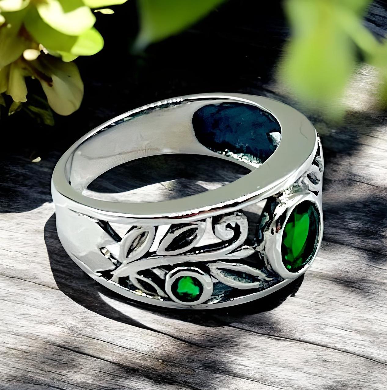 Emerald Ring/ Solid Sterling Silver/ 5ct Simulated Green