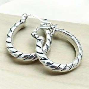 925 Sterling Silver Twisted Hoop Earrings, Lightweight Latch Back Design,Lightweight for Daily Comfort,Thoughtful Present, Jewelry Gift 1614