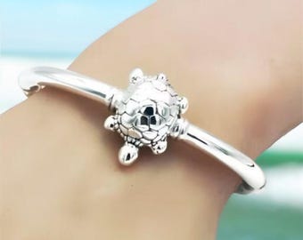 925 Sterling Silver Turtle Bangle: Lightweight Spring Hinged Bracelet (6.75") 1512
