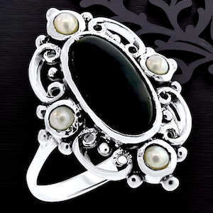 Vintage 925 Sterling Silver Filigree Ring with Black Agate & Freshwater Pearl, Beautiful Everyday Wear Jewelry, Unique Birthday Gift  893