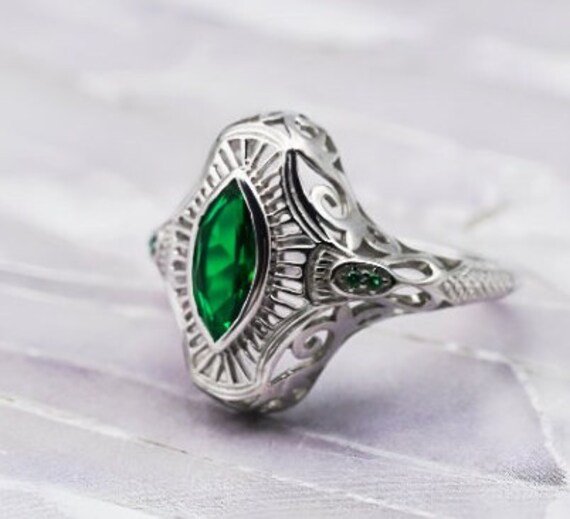 Vintage Sim. Emerald Ring in 925 Solid Sterling S… - image 4