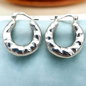 Hammered 925 Sterling Silver Hoop Earrings: Lightweight Latch Backs 1485