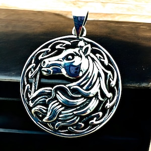 925 Sterling Silver Horse Head Pendant,Beautiful Equestrian Charm,Unique Jewelry Gift for Animal Lovers,Optional Adjustable 16-18&quot;Chain 1721