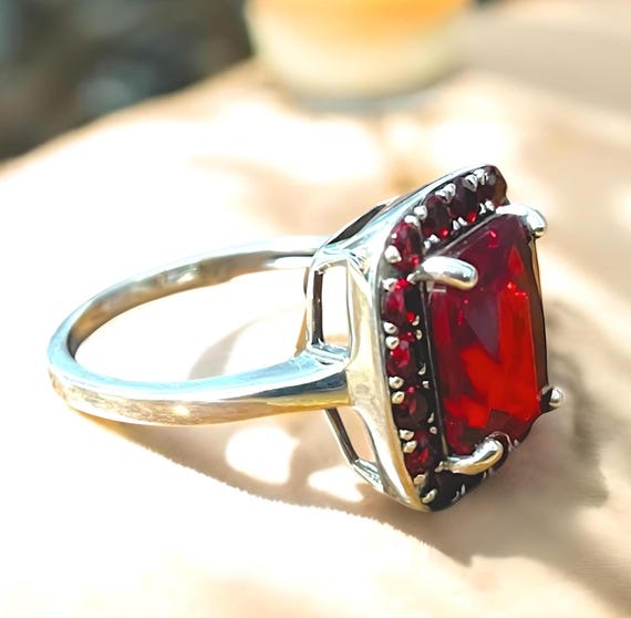 Vintage Sterling Silver Simulated Ruby Ring: Eleg… - image 2