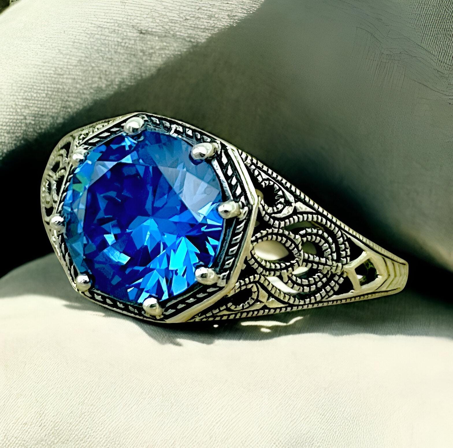 Vintage 925 Solid Sterling Silver Filigree Ring With Ceylon