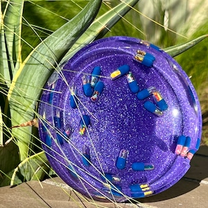 resin glitter pill ashtray/drug art/custom/novelty gift