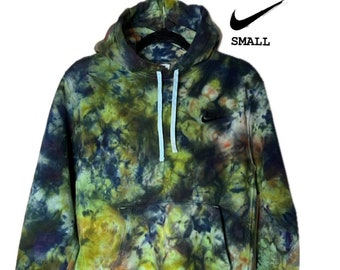 Moletom Nike Club Fleece masculino azul/verde tingido à mão - Arte Tie-Dye exclusiva/TAMANHO PEQUENO MASCULINO/detergente têxtil profissional grátis incluso (30ml)