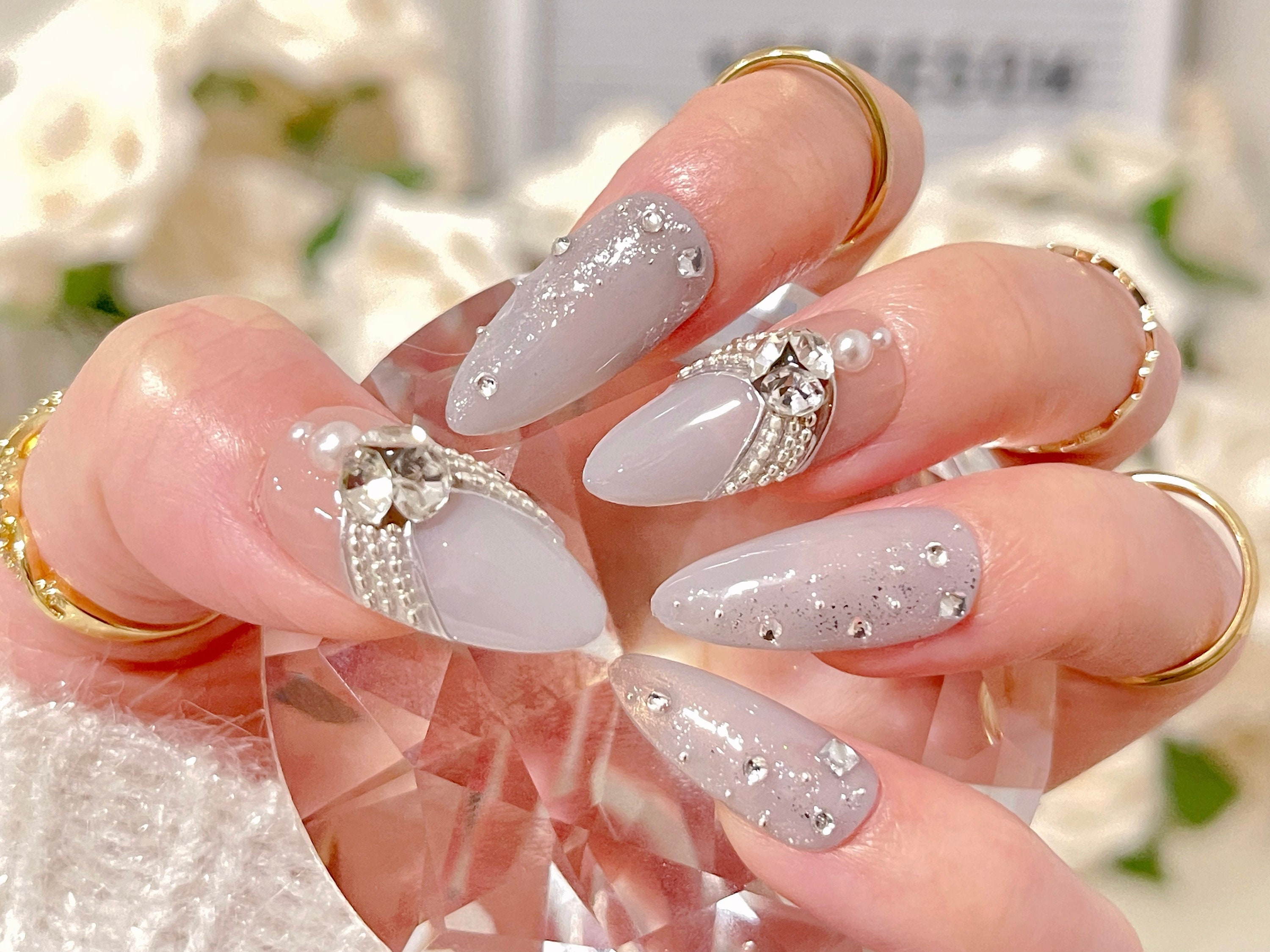 ESTINK Crafts Diamonds,200pcs Fake Diamonds DIY Artificial Transparent  White Loose Diamonds Gems For Men Women Jewelry Crafrt Decoration Gift,Fake