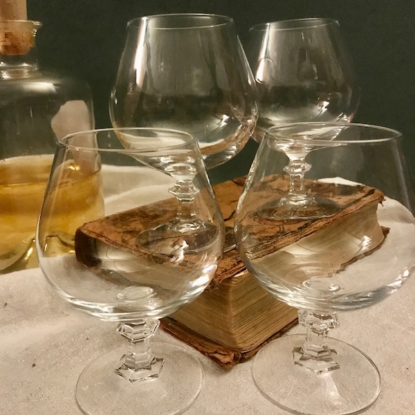 4 verres à COGNAC en cristallin, pied hexagonal, vintage