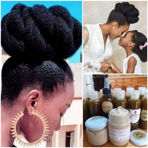 Peut inclure: Une femme avec une coiffure en chignon haut et de grandes boucles d'oreilles créoles. Elle regarde un pot de pâte de croissance des cheveux. Le pot est étiqueté "Shea Paste For Hair Growth 100% Natural". Il y a plusieurs bouteilles d'huile capillaire en arrière-plan.