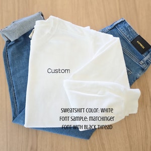 Sudadera bordada personalizada con cuello redondo bordado. Regalo para ella o para él. Regalo bordado para mamá. Regalo hecho a mano.