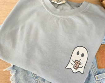 Koszulka z nadrukiem ducha z kawą-Koszulka na Halloween-Haftowana koszulka na Halloween