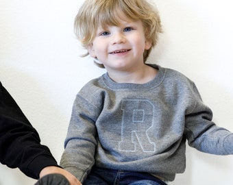 Felpa per bambini ricamata personalizzata-Maglioni neutri per bambini-nome ricamo-maglione per bambini personalizzato-ricamo floreale-maglione monogramma