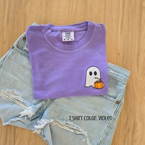 Geist mit Kürbis-T-Shirt-Halloween-T-Shirt-Gesticktes Halloween-T-Shirt