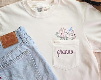Bestickte Blumen Komfort Farben T-Shirt-Mama Hemd-Großeltern Hemd-Frühling Blumen-Girly T-Shirt Gestickte Kleidung