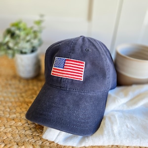 Amerikanische Flagge gestickter Dad-Hut, unstrukturierte Baseballkappe, Vaterländischer Hut, Low-Profile-Hut, USA-Hut, Vintage Americana-Hut Bild 1