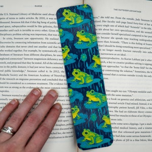 Frog Bookmark, Nature Themed Bookmark, Cute Frog Bookmark, Frog Lover Gift, 3d Printed Frog Bookmark, Frog Gift, Large Textured Bookmark