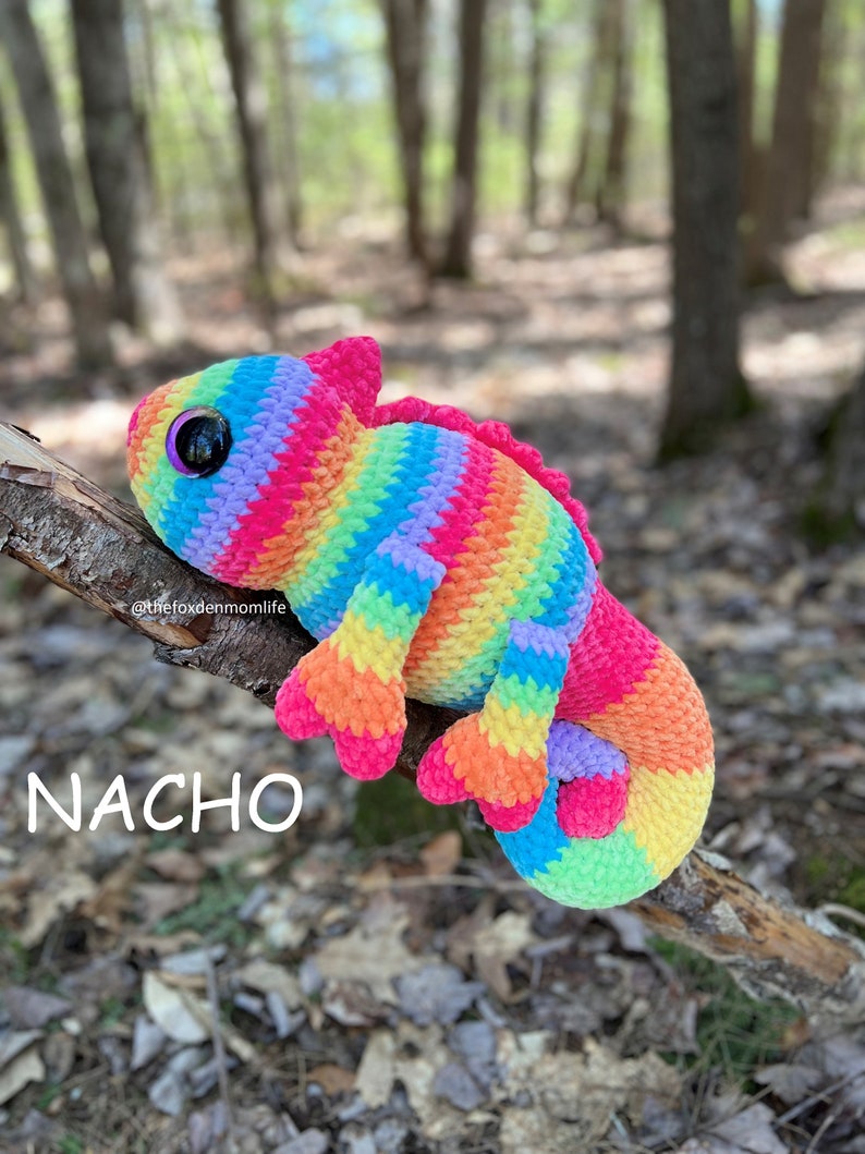 CROCHET PATTERN: Nacho the Chameleon 