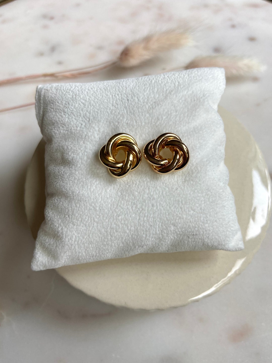 ♡ Vintage Silver Coin Earring