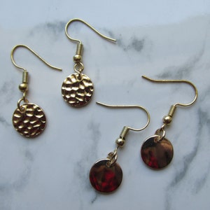 Gold hammered and Smooth round earrings