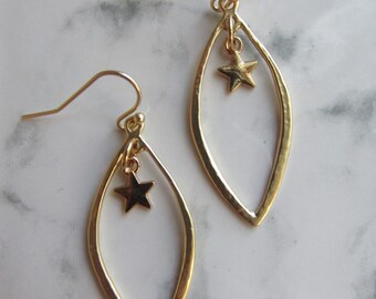 Gold star dangle