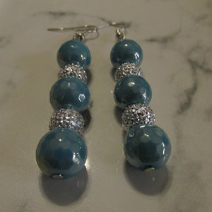 Pendientes colgantes verde azulado y brillante