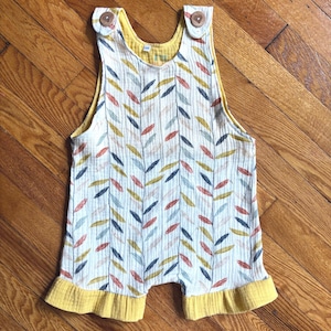 Handmade Muslin Baby Girl Romper – Boho Floral Summer Outfit | Soft Leaf Print | Baby Shower