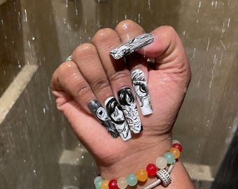 Uñas postizas Junji Ito