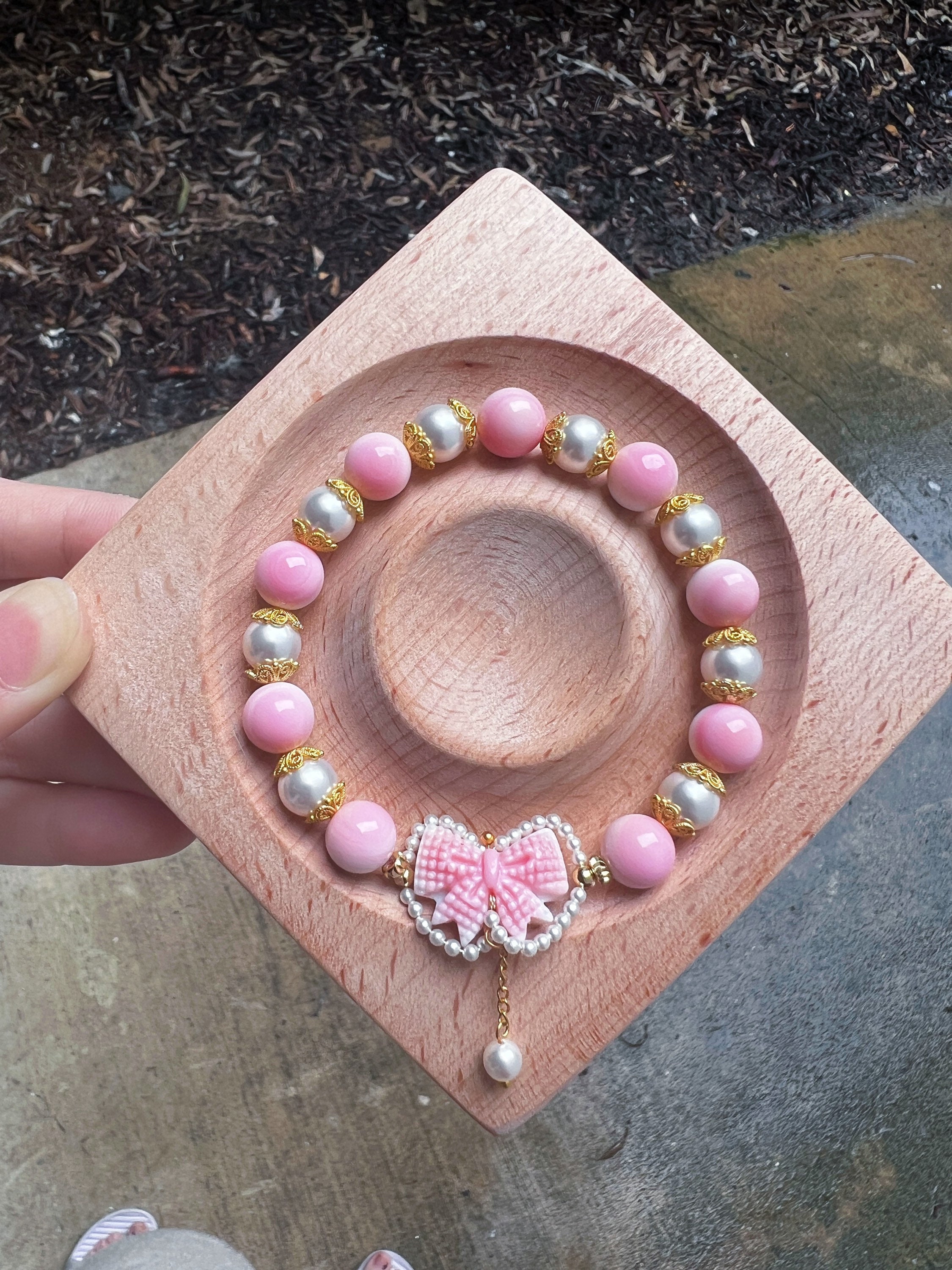 For Sale | Queen Conch Shell | Barrel Beaded Bracelet | 9mm | 福利款蝴蝶结女王贝单圈设计成品
