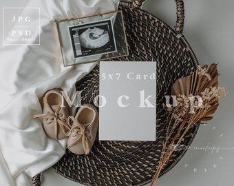 Mockup per baby shower, mockup per biglietto 5x7, mockup per invito 5x7, mockup per invito baby shower, mockup per annuncio di nascita, mockup per biglietto per nascita