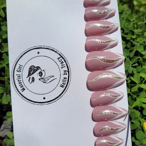 Rose Blush Pink with White and Gold Line Design | Press On Nails | Fake Nails | Gel On Nails | Free shipping | Spring Nails| Beautiful Nails