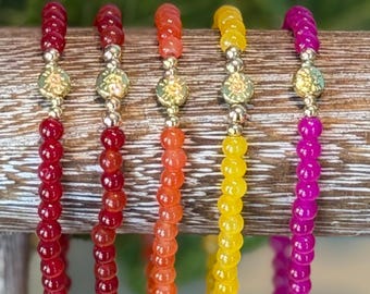 Handmade Delicate Evil Eye Glass Beaded Bracelet: Gold Plated