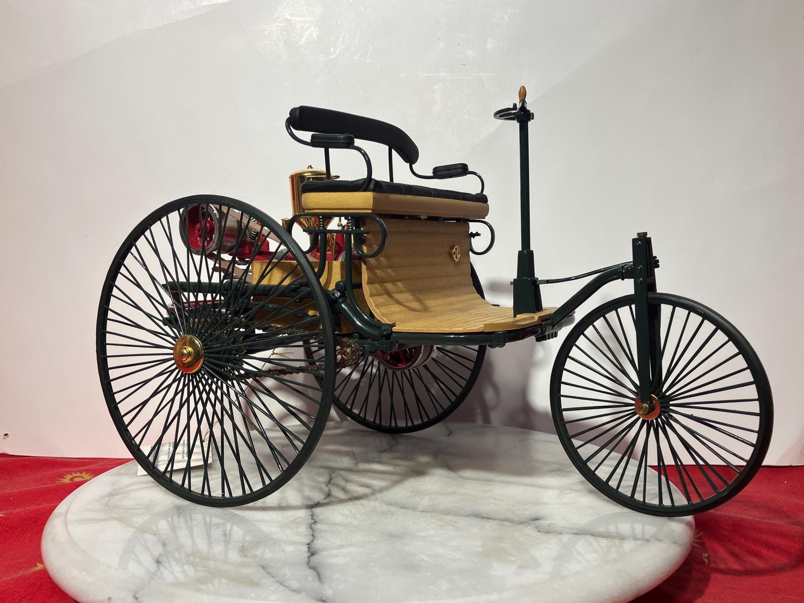 Franklin Mint 1886 Benz Patent Motorwagen Diecast Car, 1:8 Scale