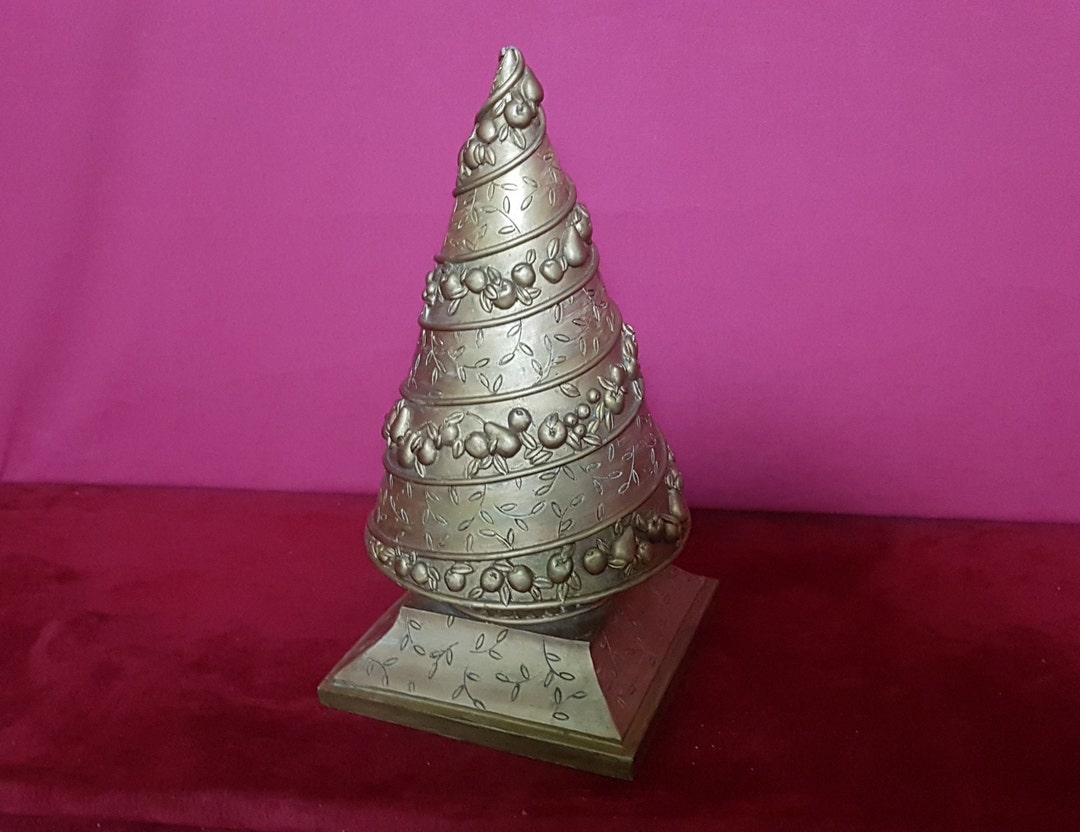 Bowring ornaments christmas dishes