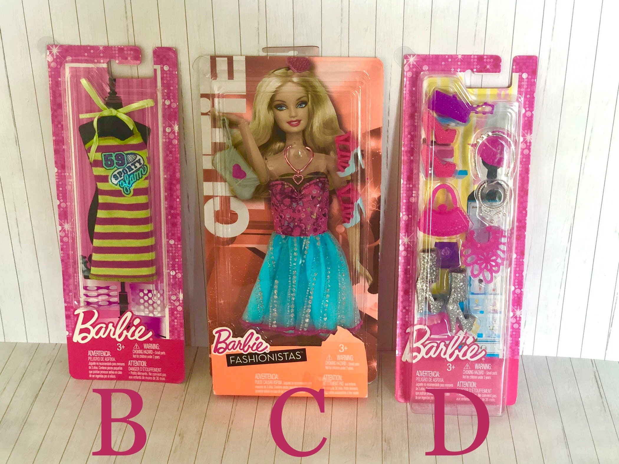Barbie Vintage Fashion and Accessories Packs From Different Barbie Vintage Fashion and Accessories Packs From Different