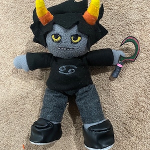 Custom plushie commissions